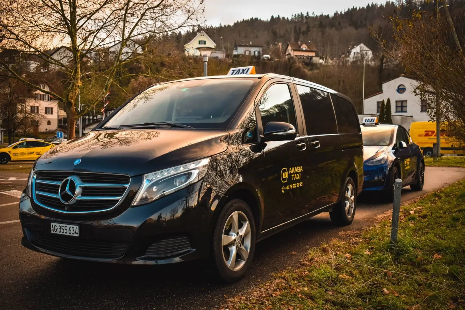 Schwarze Mercedes V-Klasse von Aaaba Taxi